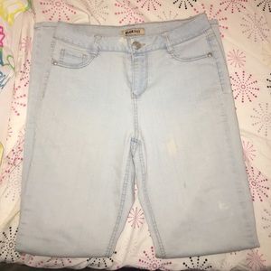 Lightwash high waisted jeans